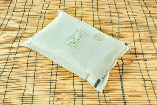 あきたこまち（特別栽培米）（無洗米）2kg